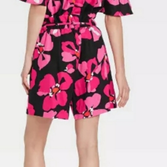 📌FINAL SALE |Who What Wear | Pink And Black Linen Floral Print Shorts - Picture 11 of 11